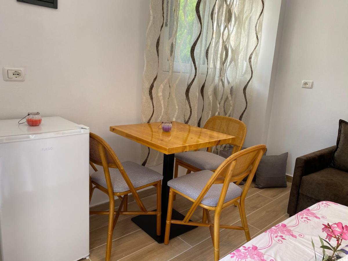 Jona Rooms Химара Экстерьер фото