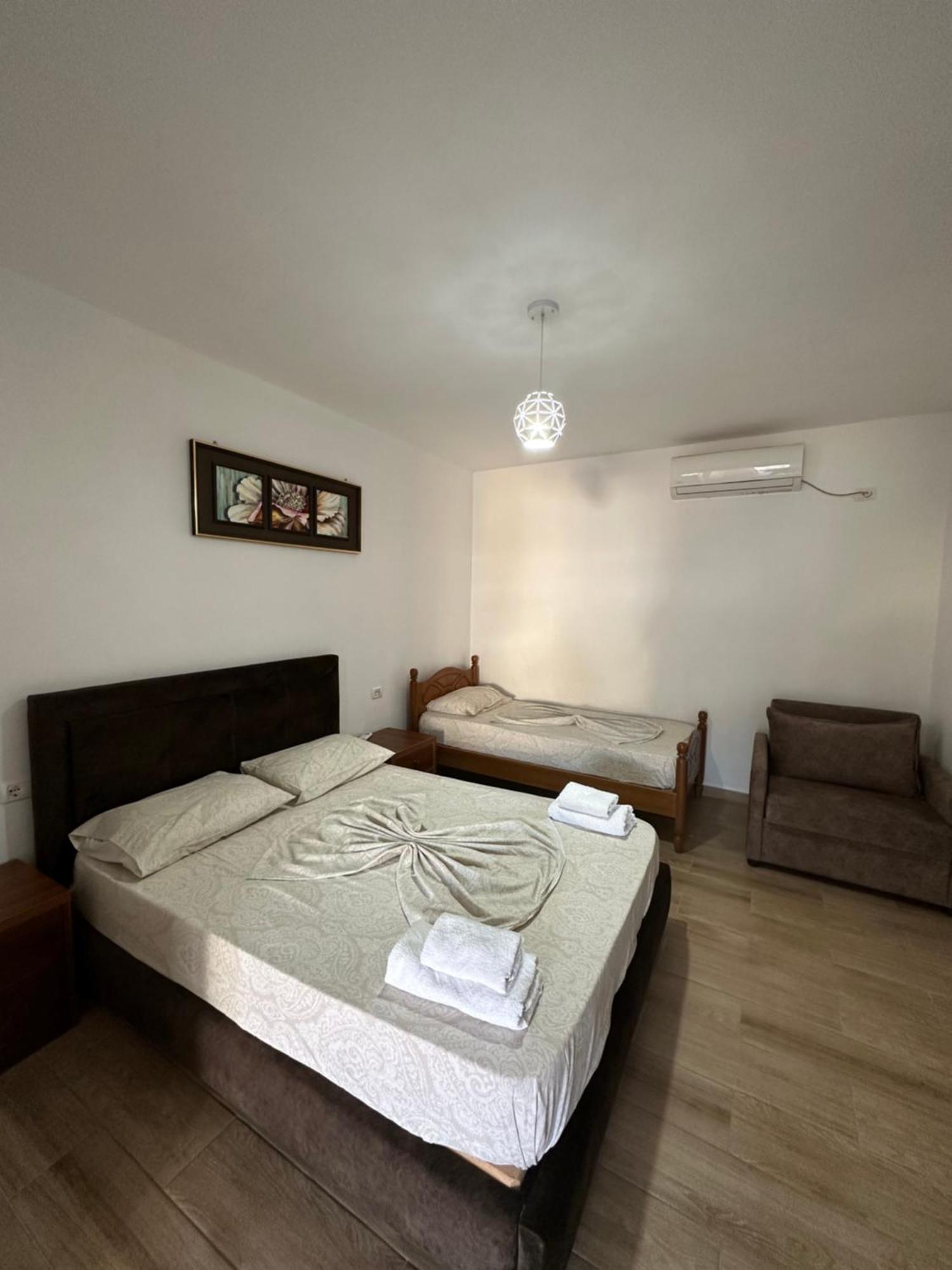 Jona Rooms Химара Экстерьер фото