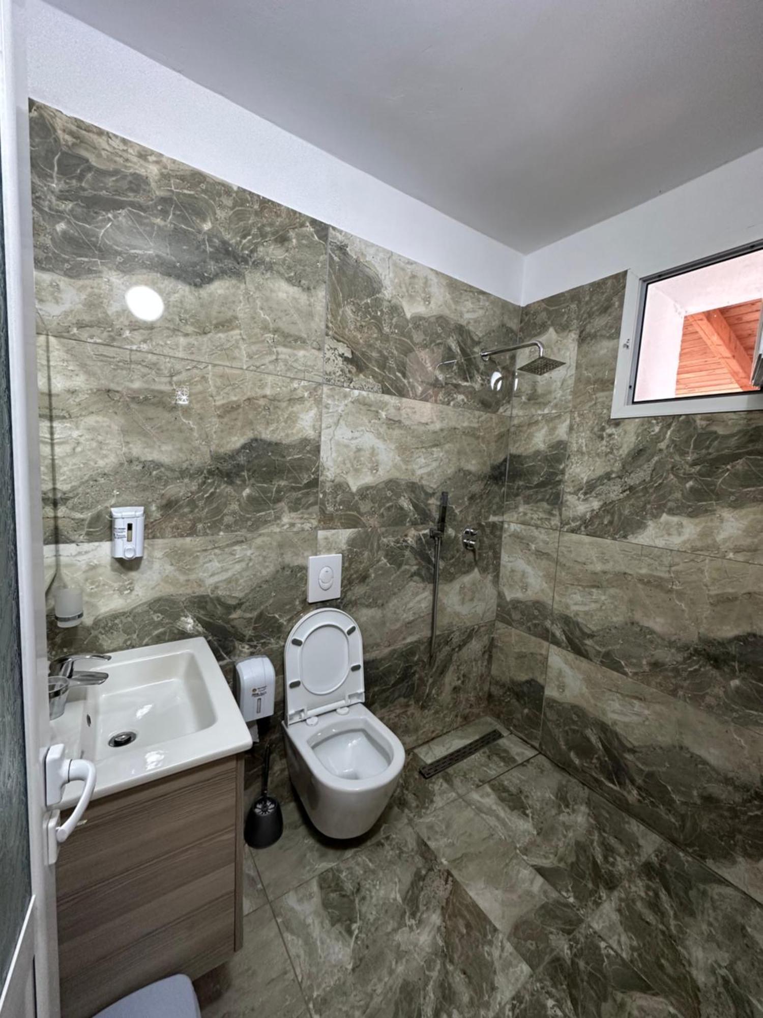 Jona Rooms Химара Экстерьер фото