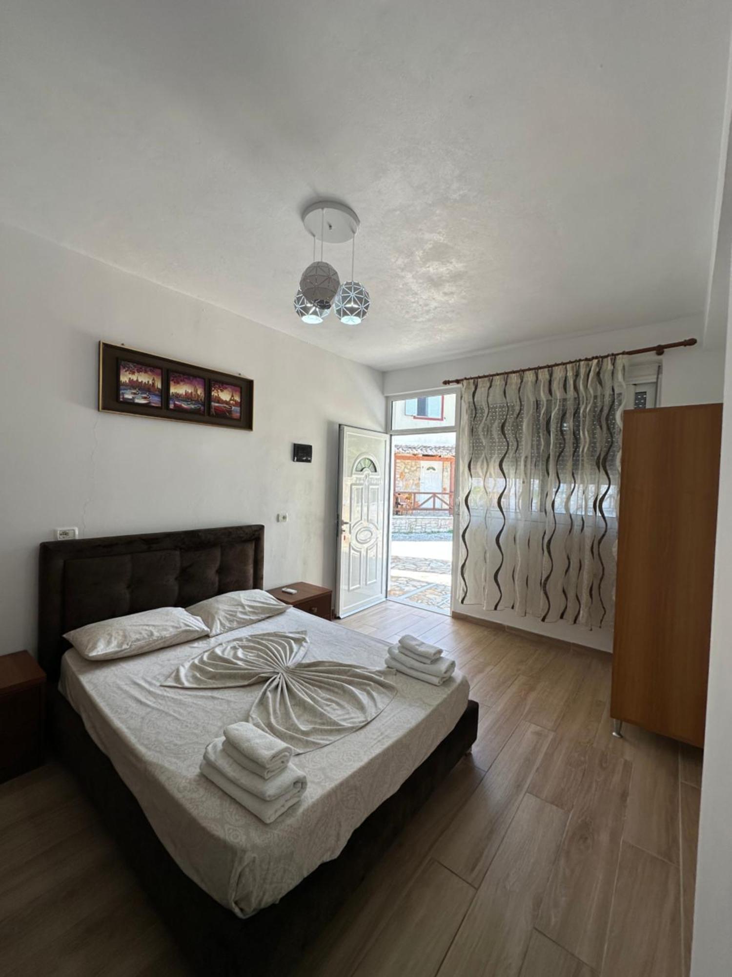 Jona Rooms Химара Экстерьер фото