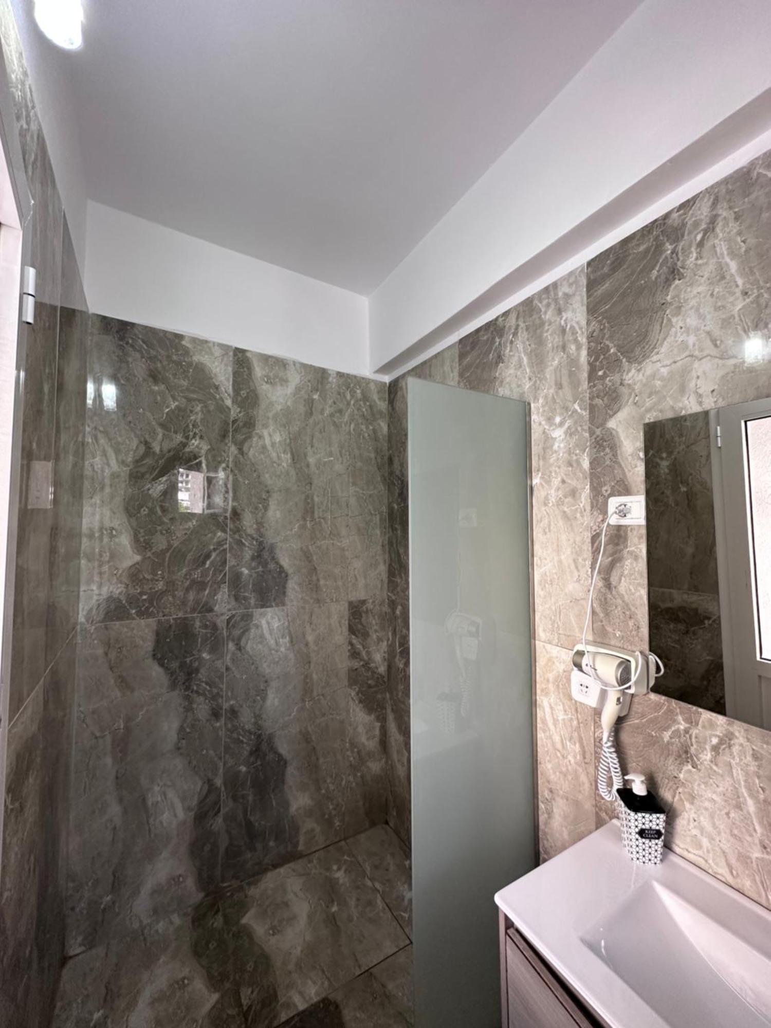 Jona Rooms Химара Экстерьер фото